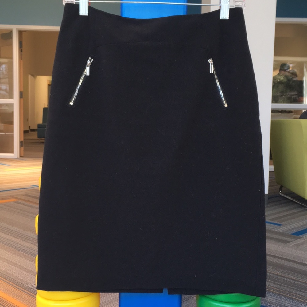 New York and Co. Black Stretch Pencil Skirt with Zipper Front Pockets-Size 2